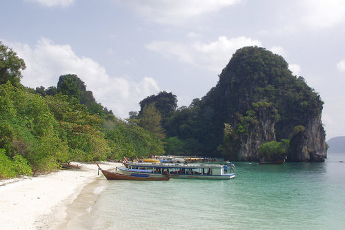เกาะปอดะนอก หรือ เกาะไก่