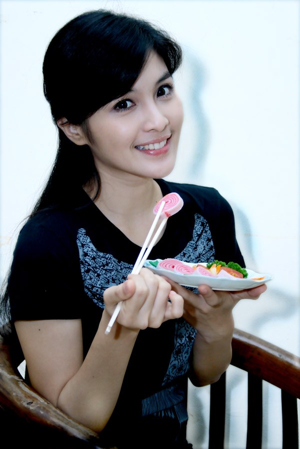 Sandra Dewi นางแบบ สา